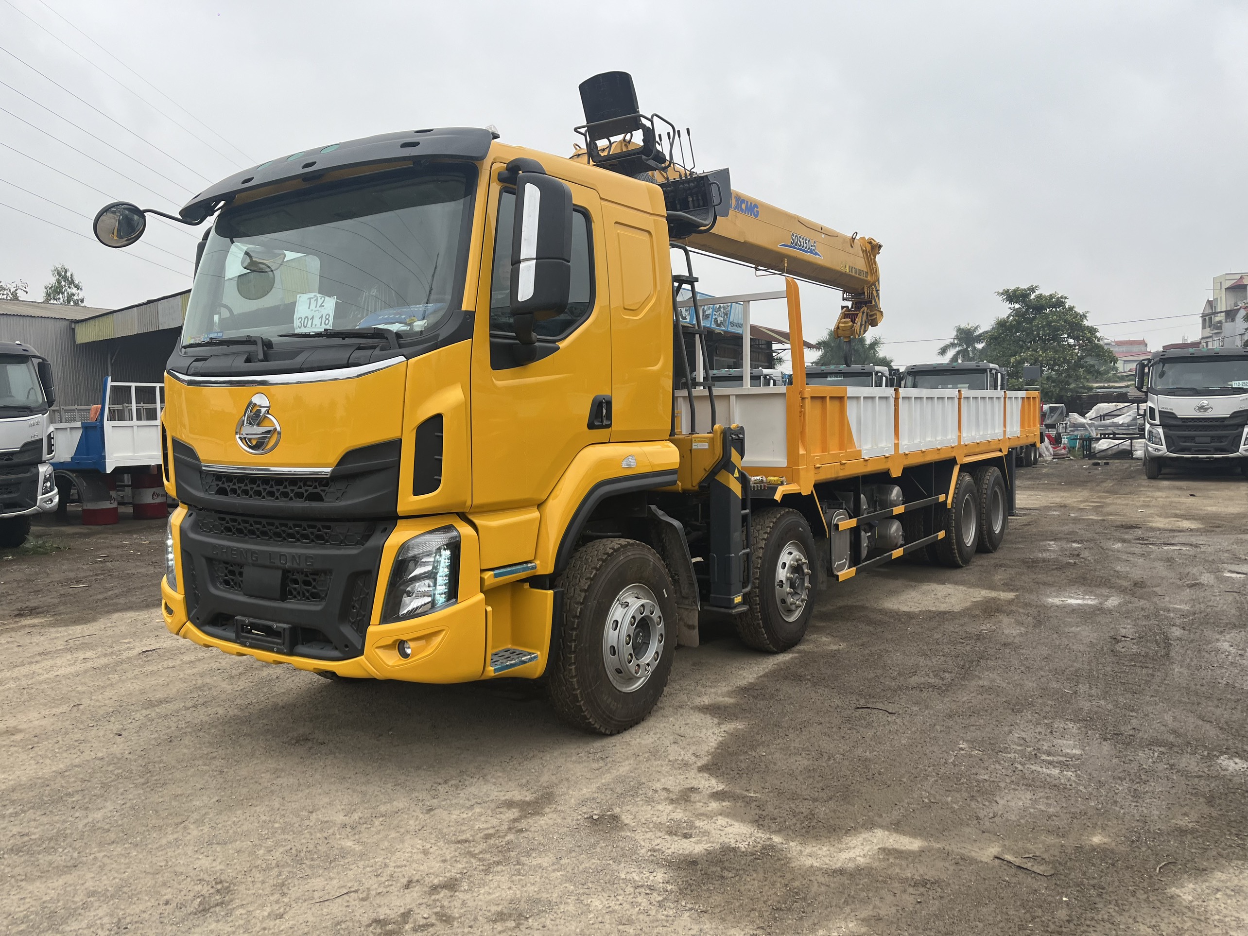 Xe tải Chenglong gắn cẩu XCMG 15 tấn