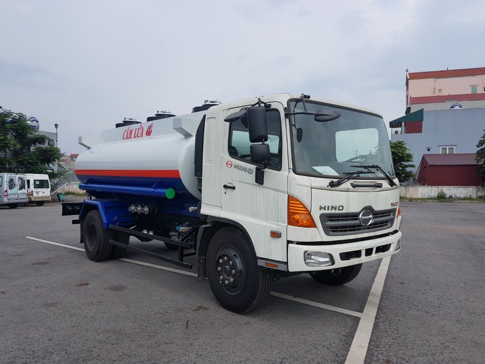 hino-fg-2-chan-tec-cho-xang-dau