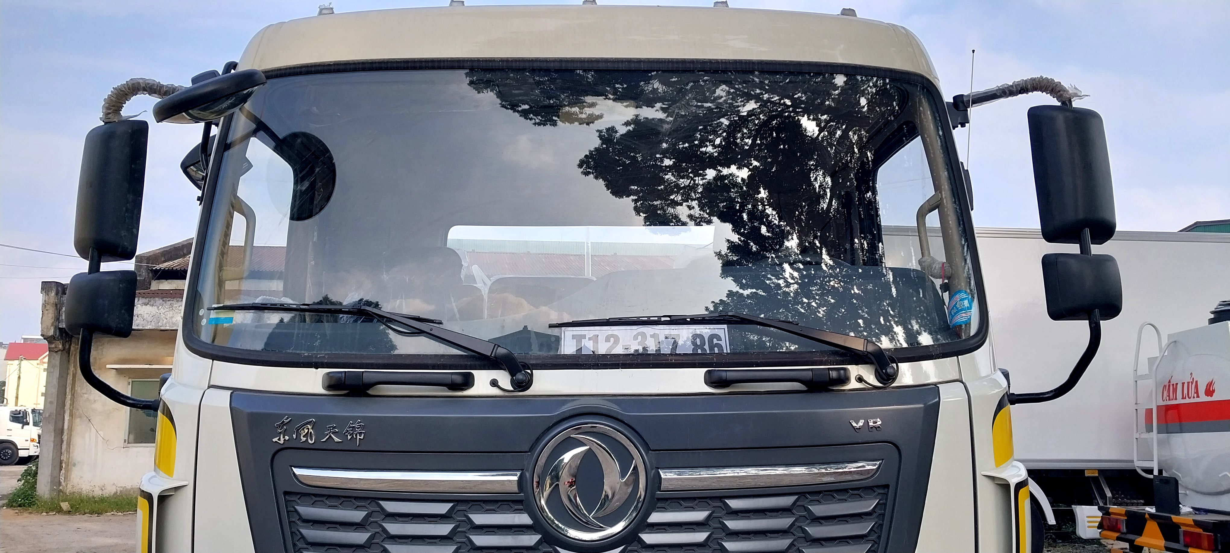 cabin-xe-dongfeng-tec-cho-nuoc-9-khoi