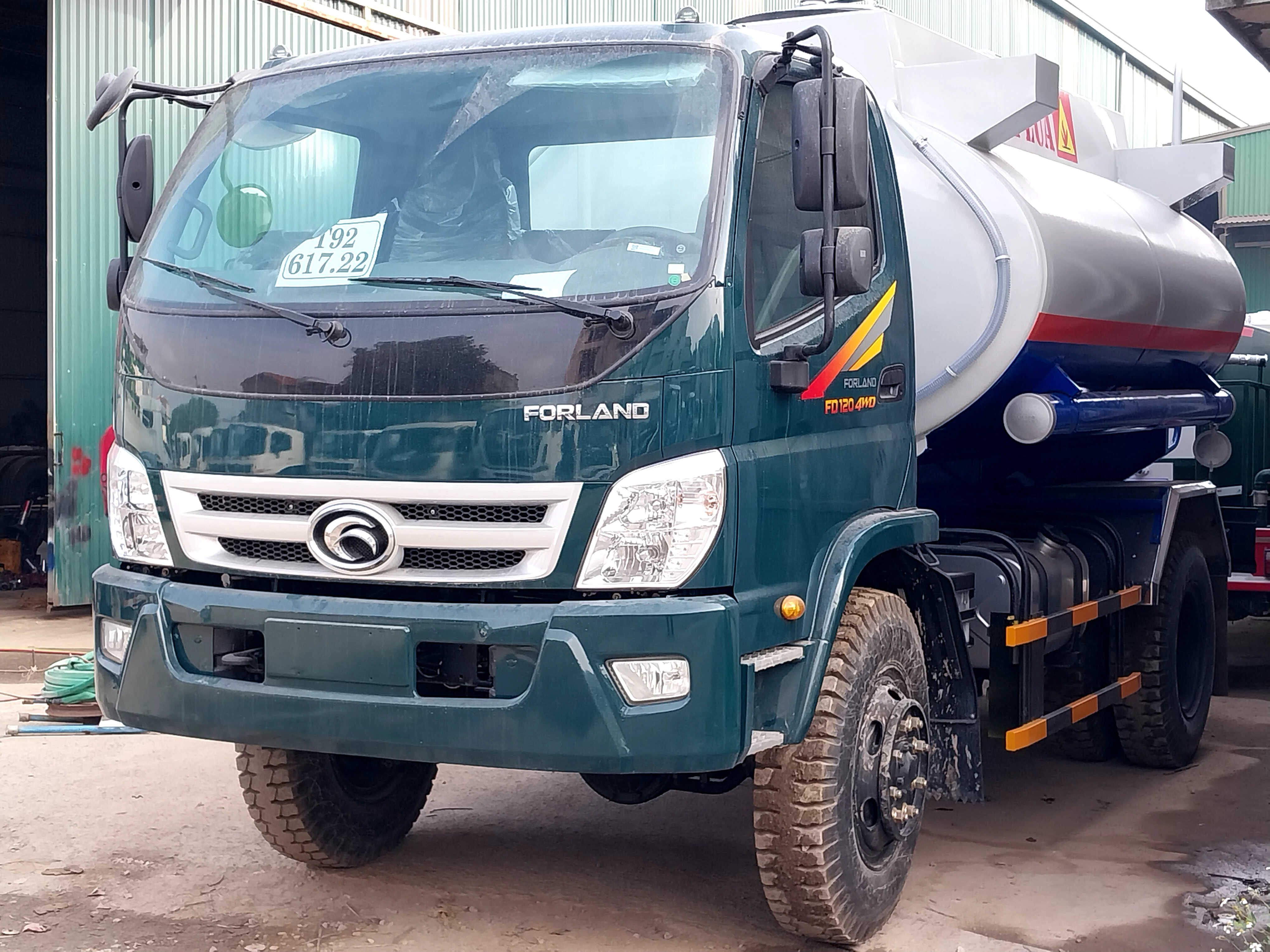 Xe forland téc chở xăng dầu
