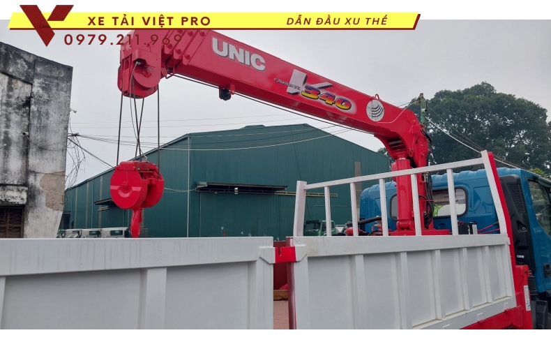 Xe tải Ollin S720 gắn cẩu Unic 3 tấn 5 đốt