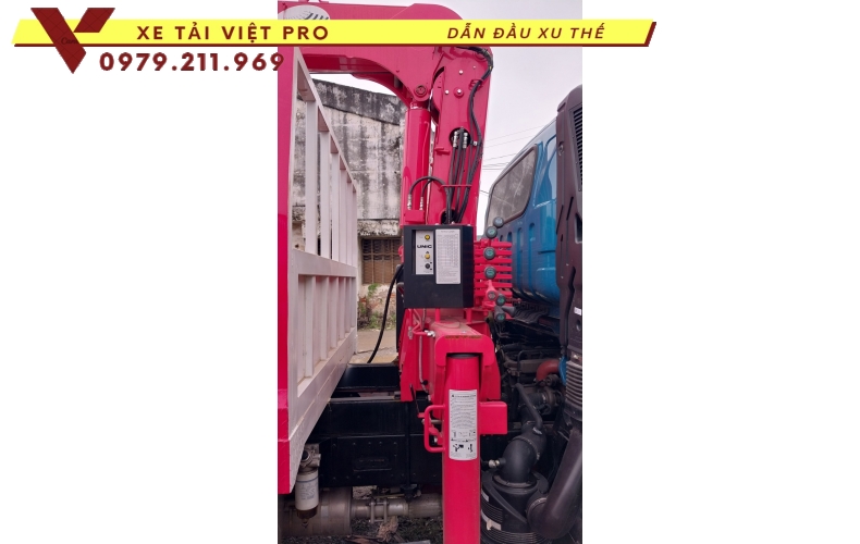 Xe tải Ollin S720 gắn cẩu Unic 3 tấn 5 đốt