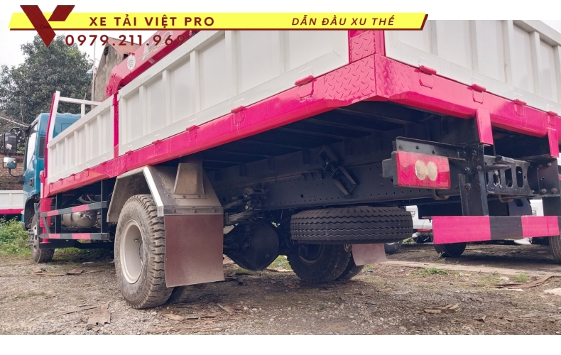 Xe tải Ollin S720 gắn cẩu Unic 3 tấn 5 đốt