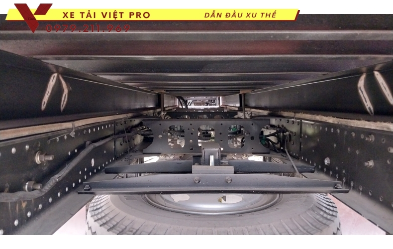 Xe tải Ollin S720 gắn cẩu Unic 3 tấn 5 đốt
