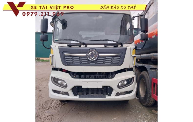 Giá xe Chenglong 2 chân nâng đầu chở máy công trình là bao nhiêu?