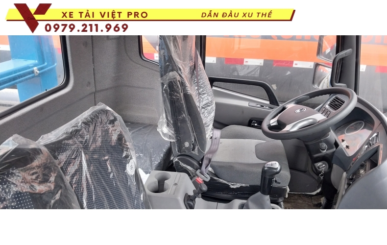 Giá xe Chenglong 2 chân nâng đầu chở máy công trình là bao nhiêu?