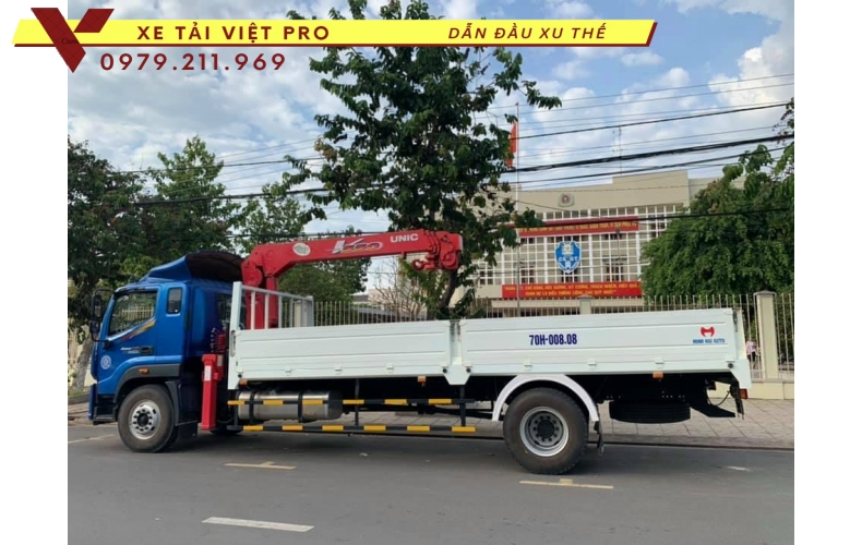 Xe tải Auman C160 gắn cẩu Unic 5 tấn