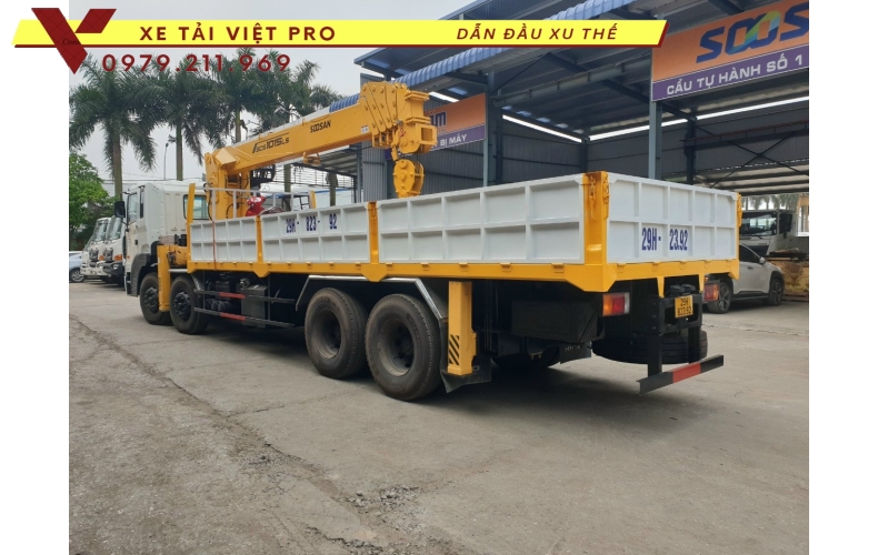 Xe tải Auman 3 chân gắn cẩu Soosan 7 tấn