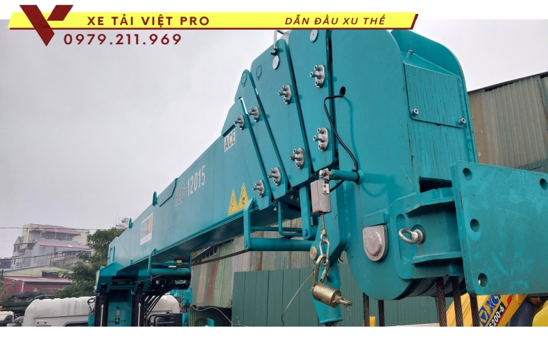 Xe tải Isuzu gắn cẩu Hyundai 12 tấn