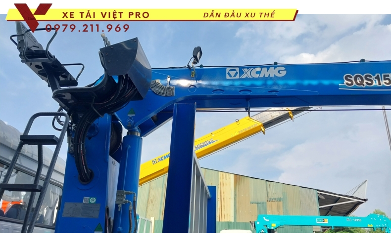Xe tải Dongfeng 2c gắn cẩu XCMG 5 tấn