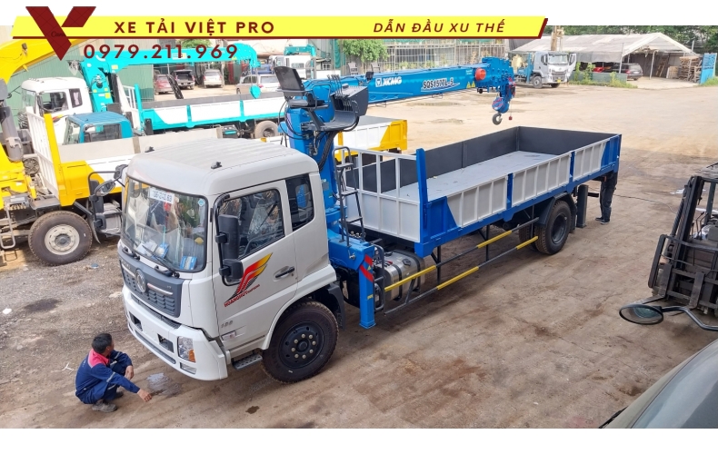 Xe tải Dongfeng 2c gắn cẩu XCMG 5 tấn