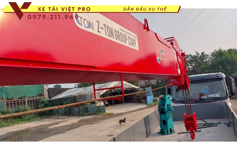 Xe tải Chenglong gắn cẩu Atom 15 tấn