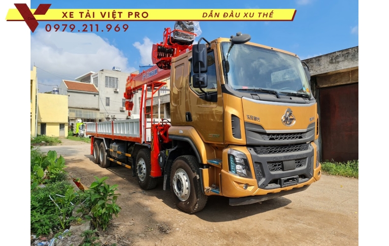 Xe tải Chenglong 4 chân gắn cẩu Kanglim 12 tấn 5 đốt