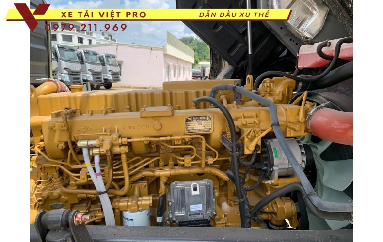 Xe tải Chenglong 4 chân gắn cẩu Kanglim 12 tấn 5 đốt
