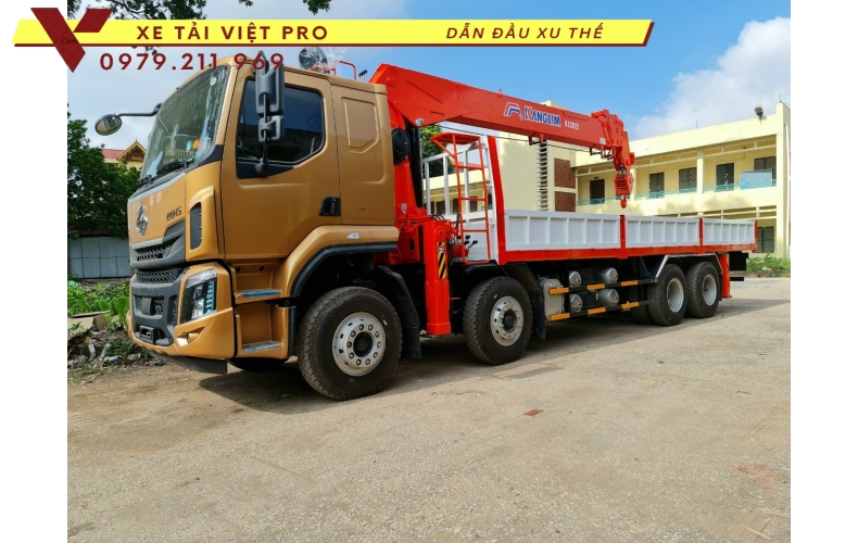 Xe tải Chenglong 4 chân gắn cẩu Kanglim 12 tấn 5 đốt