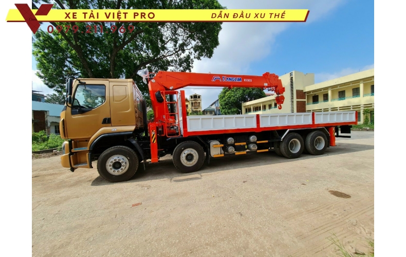 Xe tải Chenglong 4 chân gắn cẩu Kanglim 12 tấn 5 đốt