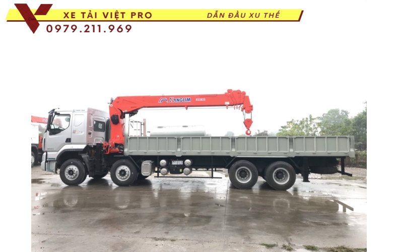 Xe tải Chenglong 4 chân gắn cẩu Kanglim 12 tấn 5 đốt