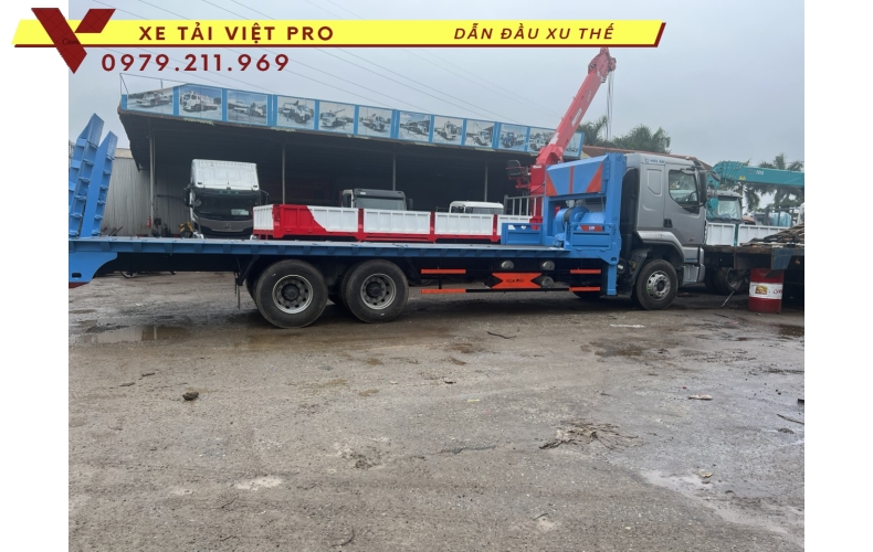 Giá xe tải Chenglong H5 4 chân nâng đầu là bao nhiêu?