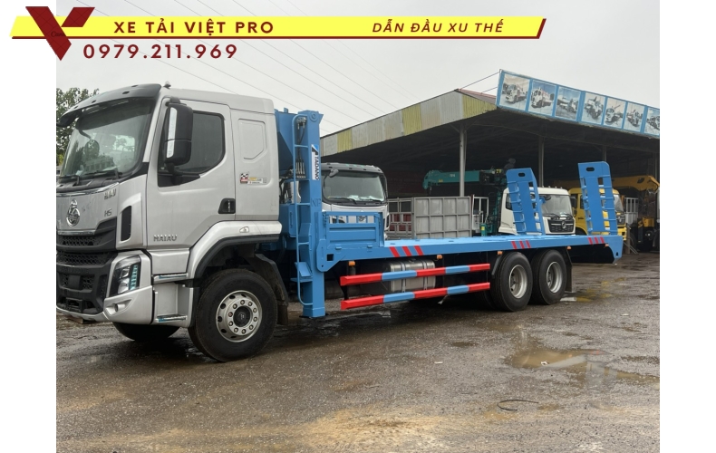 Giá xe tải Chenglong H5 4 chân nâng đầu là bao nhiêu?