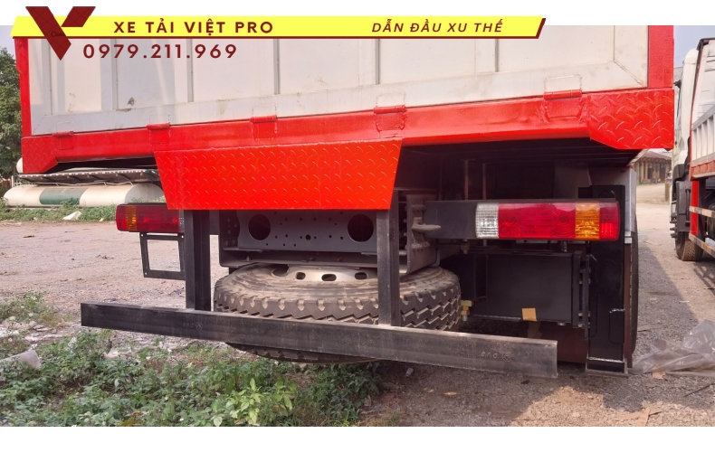 Xe tải Chenglong 5 chân gắn cẩu Kanglim 15 tấn