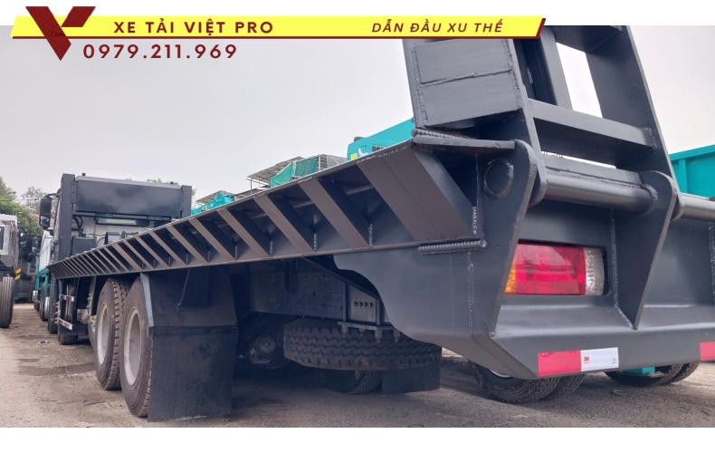 Giá Xe Tải Chenglong 5 Chân Nâng Đầu Chở Máy Công Trình