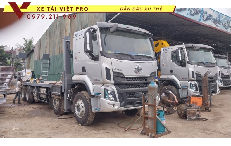 Giá Xe Tải Chenglong 5 Chân Nâng Đầu Chở Máy Công Trình