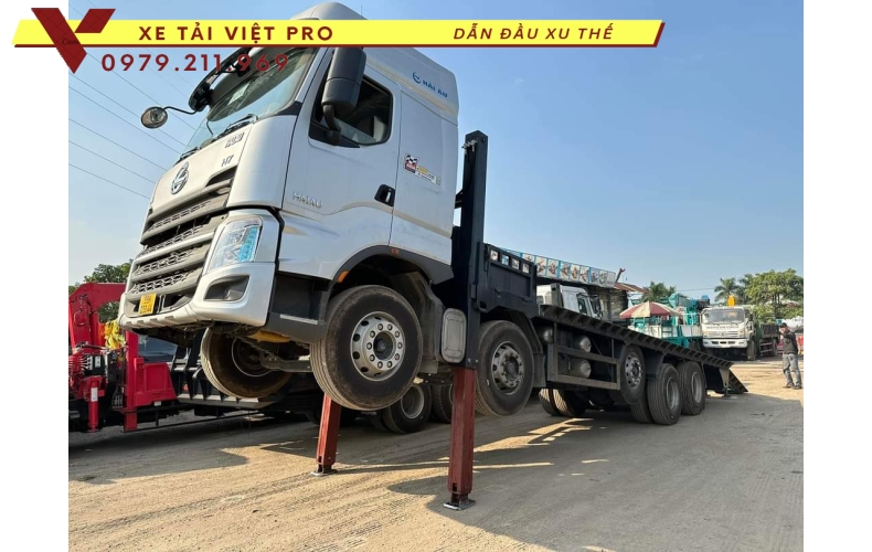 Giá Xe Tải Chenglong 5 Chân Nâng Đầu Chở Máy Công Trình