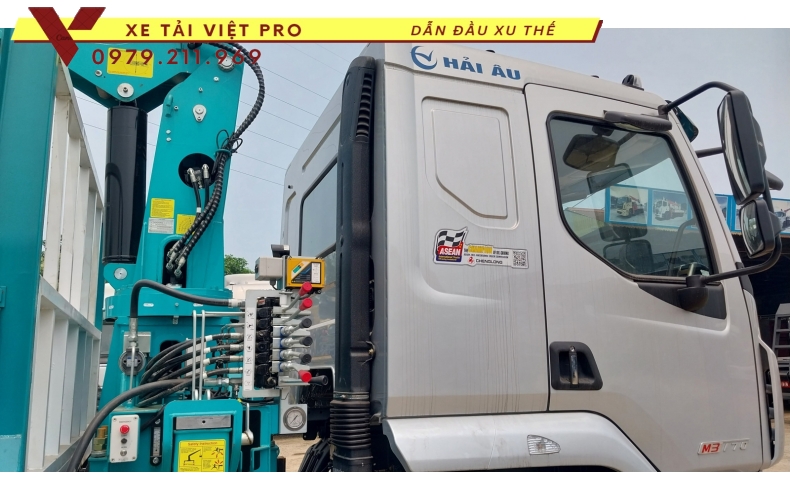 Chenglong M3 gắn cần cẩu Hyundai 5 tấn