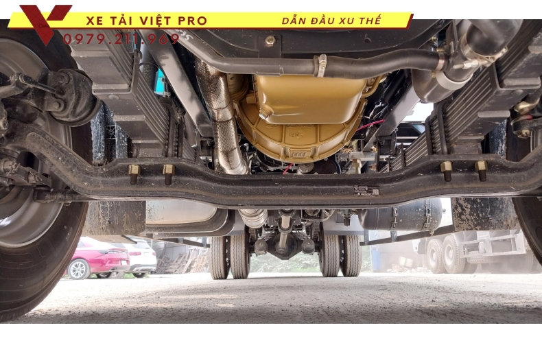 Chenglong M3 gắn cần cẩu Hyundai 5 tấn
