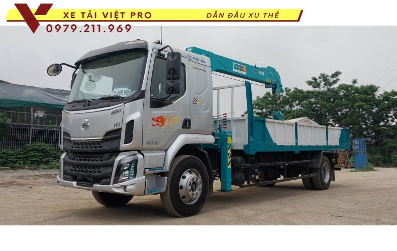 Chenglong M3 gắn cần cẩu Hyundai 5 tấn