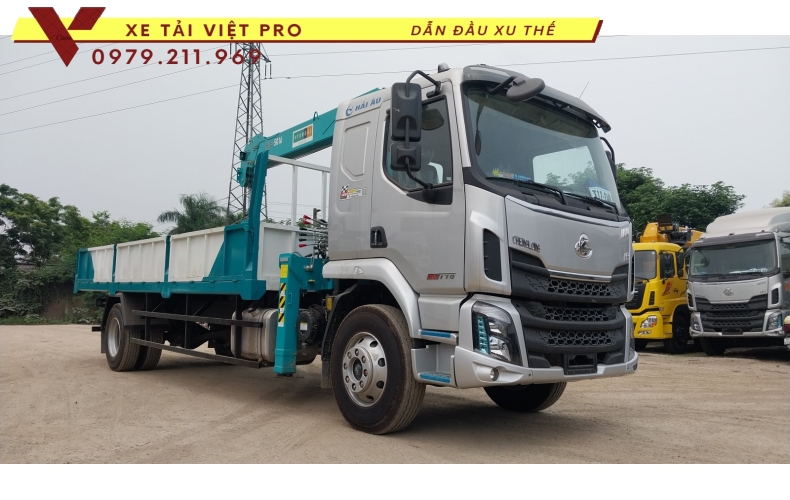 Chenglong M3 gắn cần cẩu Hyundai 5 tấn