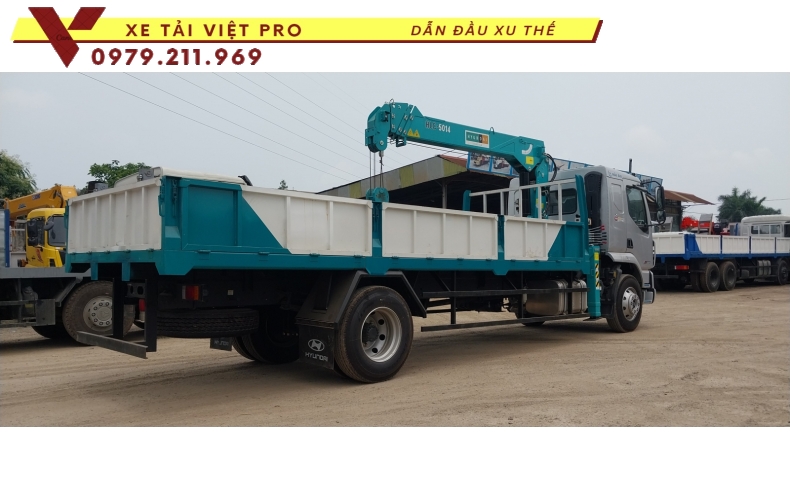 Chenglong M3 gắn cần cẩu Hyundai 5 tấn