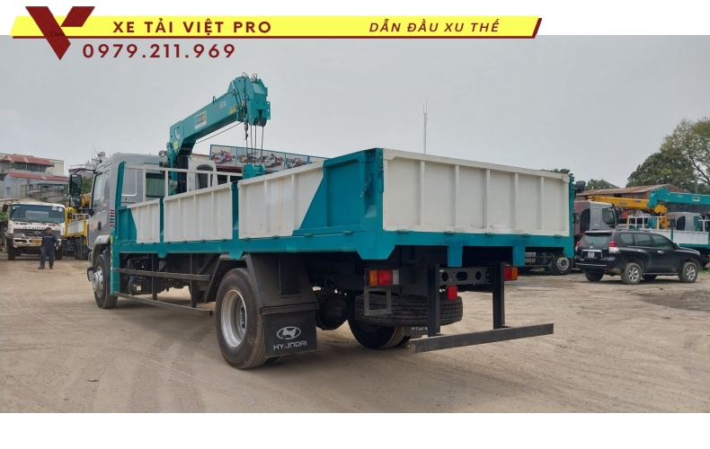 Chenglong M3 gắn cần cẩu Hyundai 5 tấn