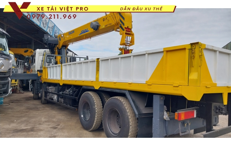 Xe tải Dongfeng 4c gắn cẩu XCMG 16 tấn