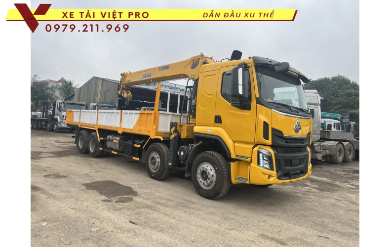 Xe tải Chenglong 4c gắn cẩu XCMG 14 tấn