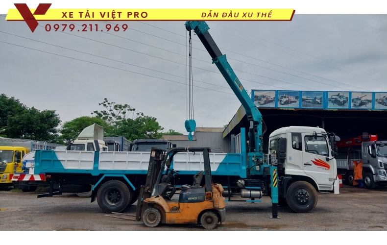 Xe tải Dongfeng gắn cẩu Hyundai 5 tấn