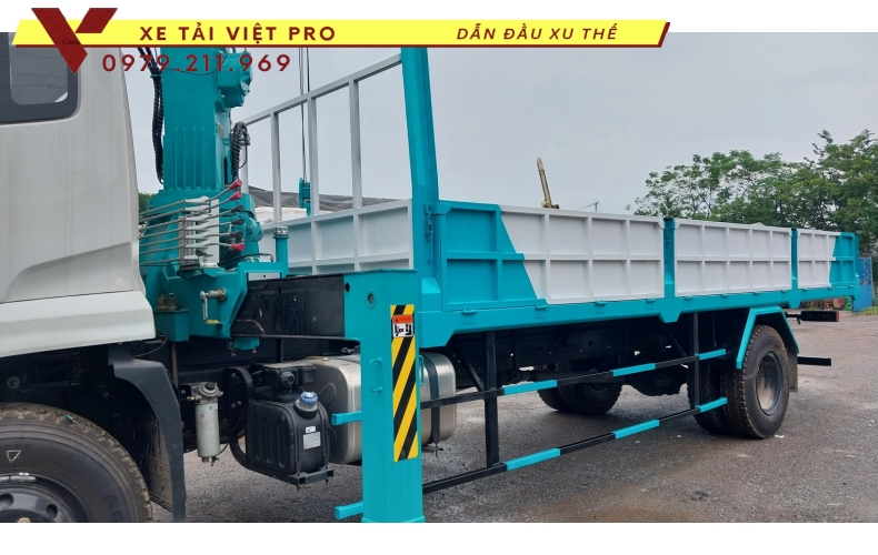 Xe tải Dongfeng gắn cẩu Hyundai 5 tấn