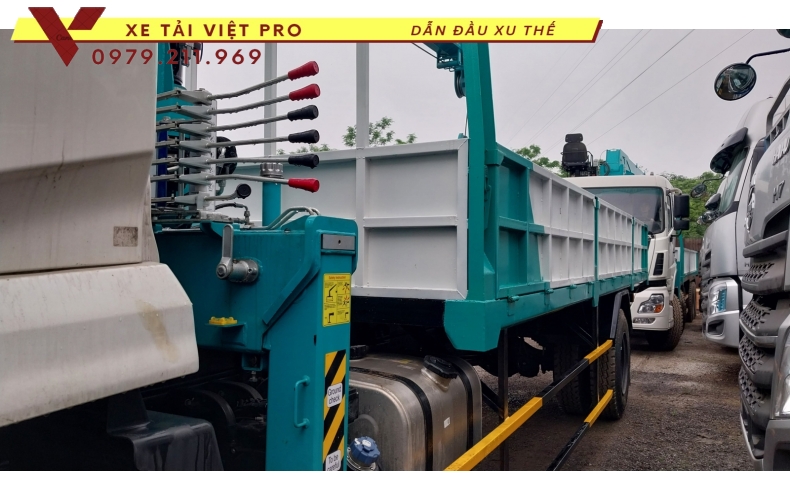 Xe tải Dongfeng gắn cẩu Hyundai 5 tấn