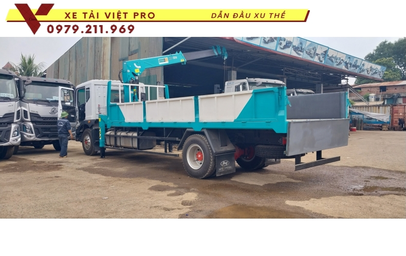 Xe tải Donfeng D11 gắn cẩu Hyundai 5 tấn