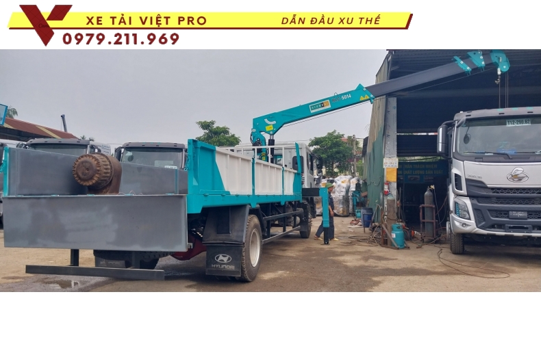 Xe tải Donfeng D11 gắn cẩu Hyundai 5 tấn