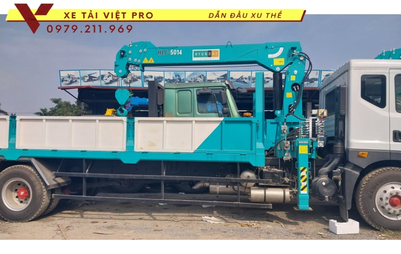 Xe tải Donfeng D11 gắn cẩu Hyundai 5 tấn
