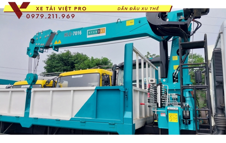 Xe Dongfeng D11 gắn cẩu Hyundai 7 tấn