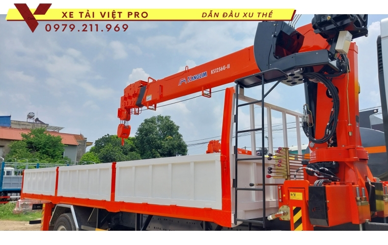 Xe tải Dongfeng 2 chân gắn cẩu Kanglim 5 tấn