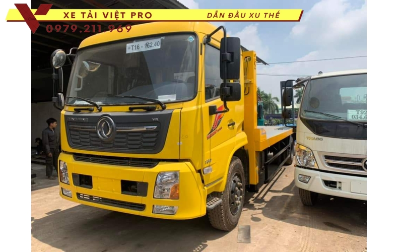 Giá xe Chenglong 2 chân nâng đầu chở máy công trình là bao nhiêu?