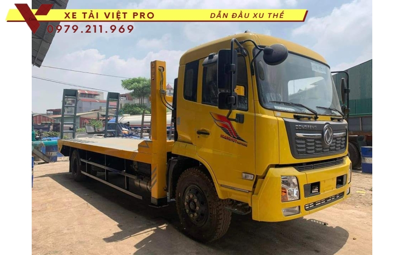 Giá xe Chenglong 2 chân nâng đầu chở máy công trình là bao nhiêu?