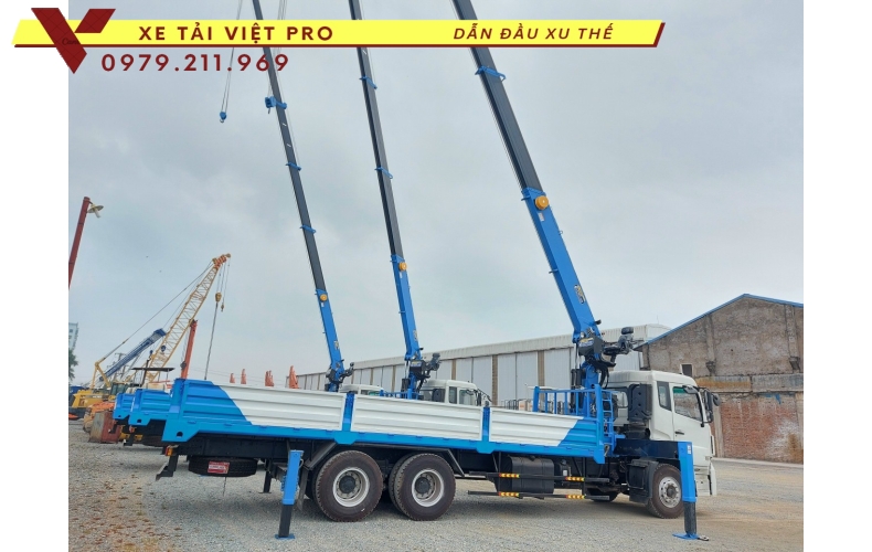 Xe tải Dongfeng 3 chân gắn cẩu Dongyang 7 tấn