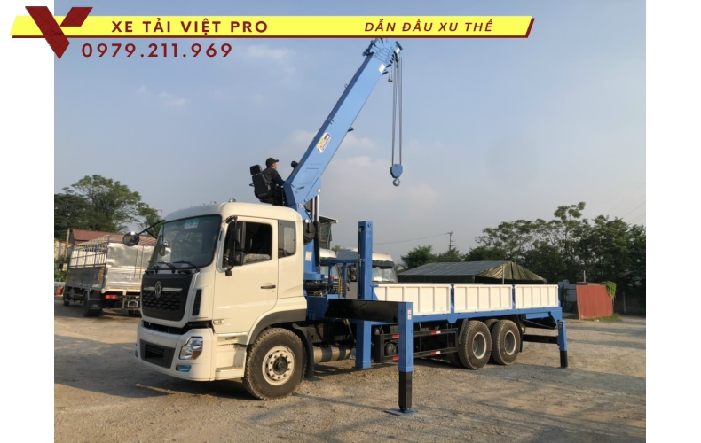 Xe tải Dongfeng 3 chân gắn cẩu Dongyang 7 tấn