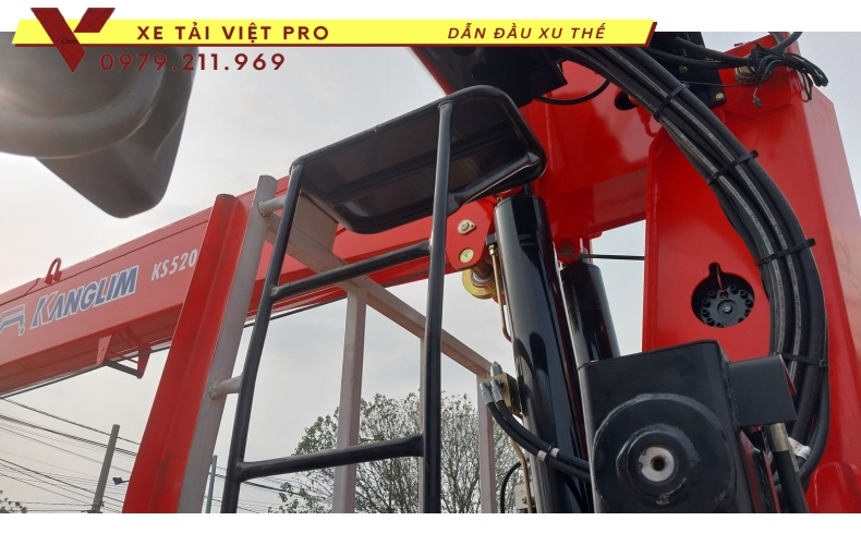 Xe tải Dongfeng 3 chân gắn cẩu Kanglim 8T