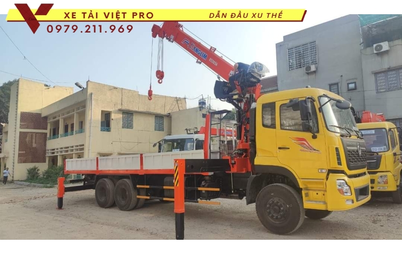 Xe tải Dongfeng 3 chân gắn cẩu Kanglim 8T