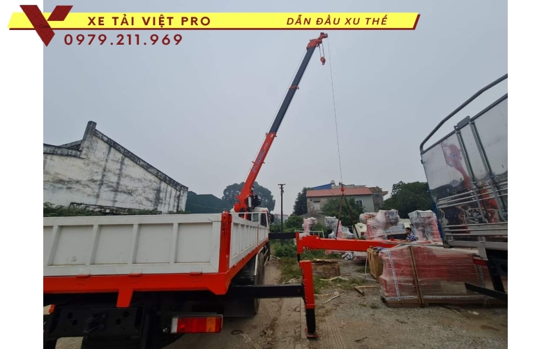 Xe tải Dongfeng 3 chân gắn cẩu Kanglim 8T